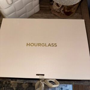 HOURGLASS 2025 AMEX TRAVEL EDITION ✨